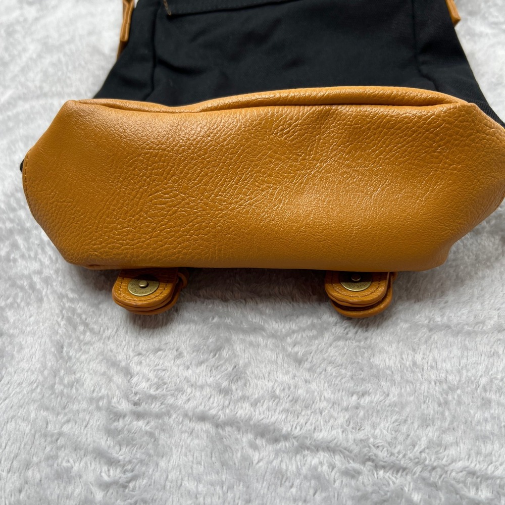 Disney Soarin Around The World Messenger Bag Size OS Black Tan Women Crossbody - Picture 7 of 12